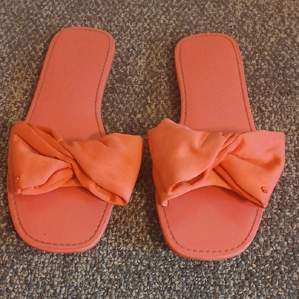 Kate Spade Pink Sandals with Bow Detail Size 7. 5